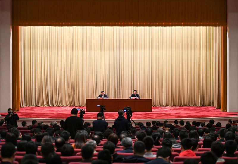 党史学习教育中央宣讲团首场报告会在京举行
